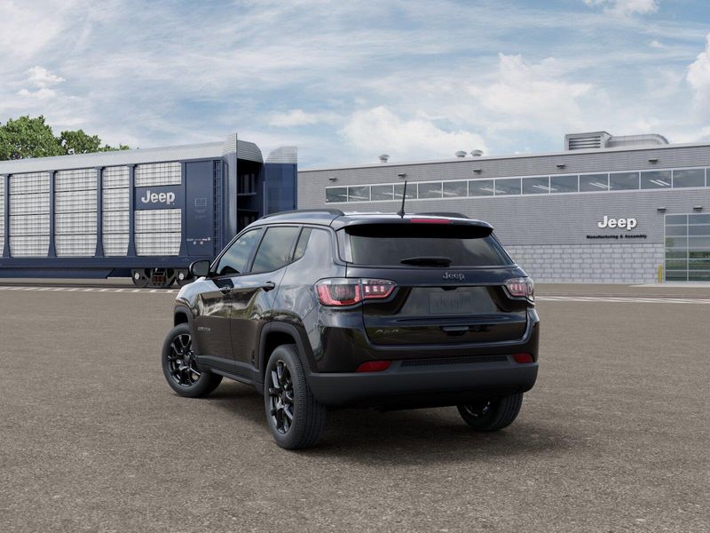 New 2026 Jeep Compass Latitude Altitude 4x4Image 3