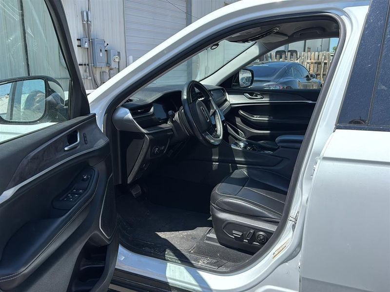 2022 Jeep Grand Cherokee Limited photo 9