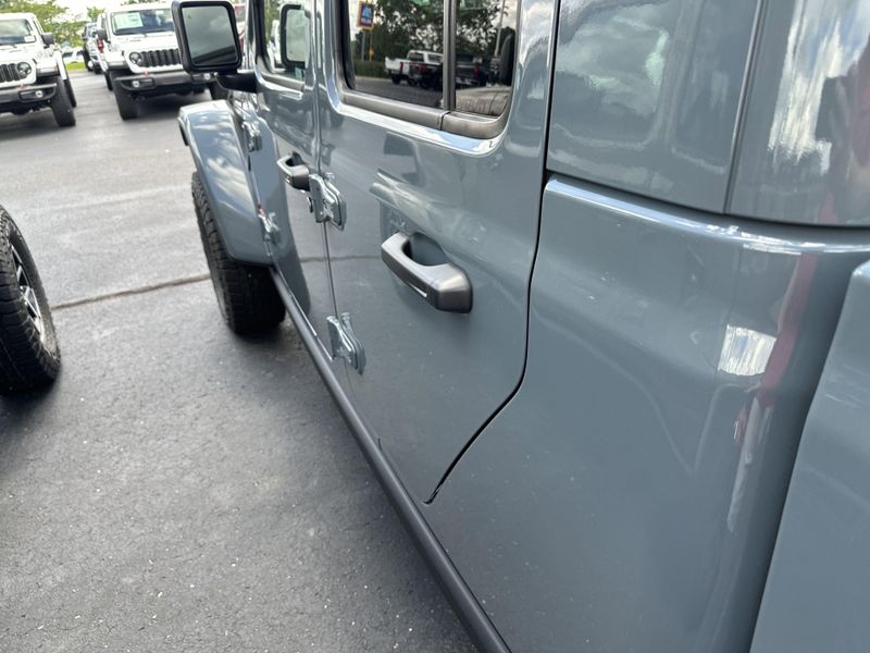 New 2025 Jeep Gladiator Rubicon X 4x4Image 13