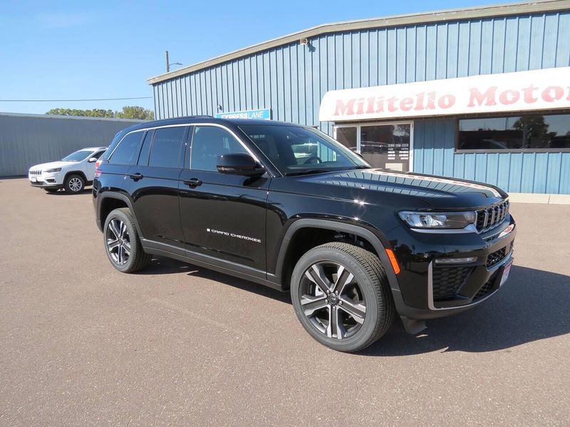 New 2027 Jeep Grand Cherokee Limited 4x4Image 2