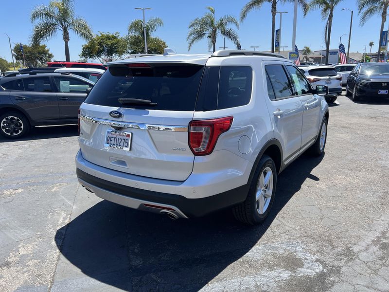 2016 Ford Explorer XLTImage 3