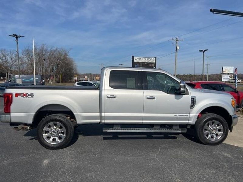 2017 Ford F-250 LariatImage 8