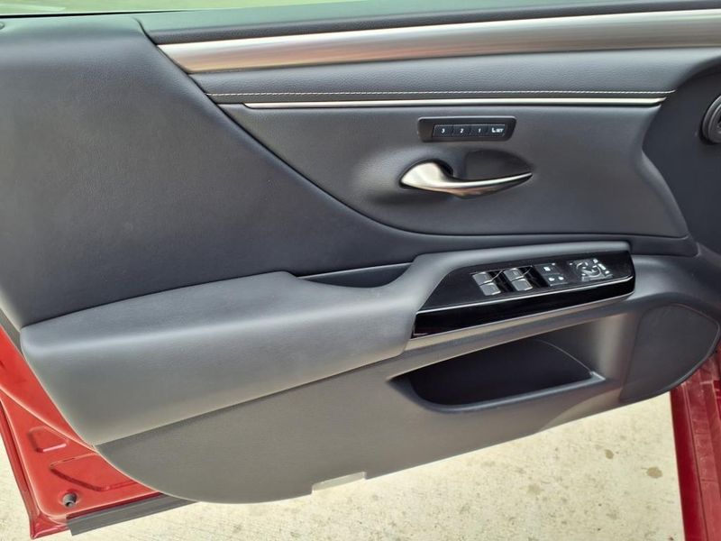 2022 Lexus ES 350 F SportImage 21