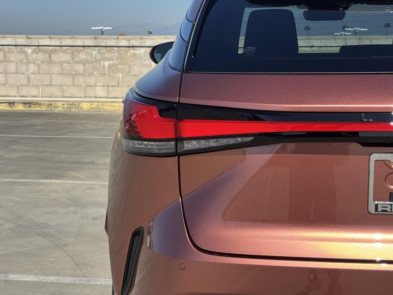 New 2026 Lexus ES 350e PremiumImage 12