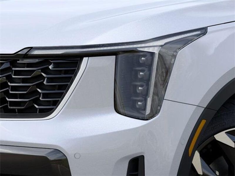 New 2025 Kia Sorento SXImage 10