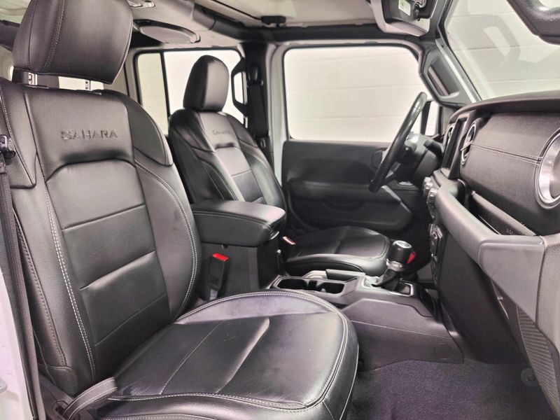 Used 2020 Jeep Wrangler Unlimited Sahara 4X4 w/NavigationImage 5