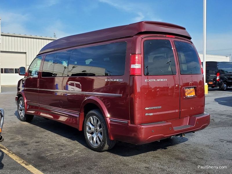 2022 Chevrolet Express Cargo Image 3