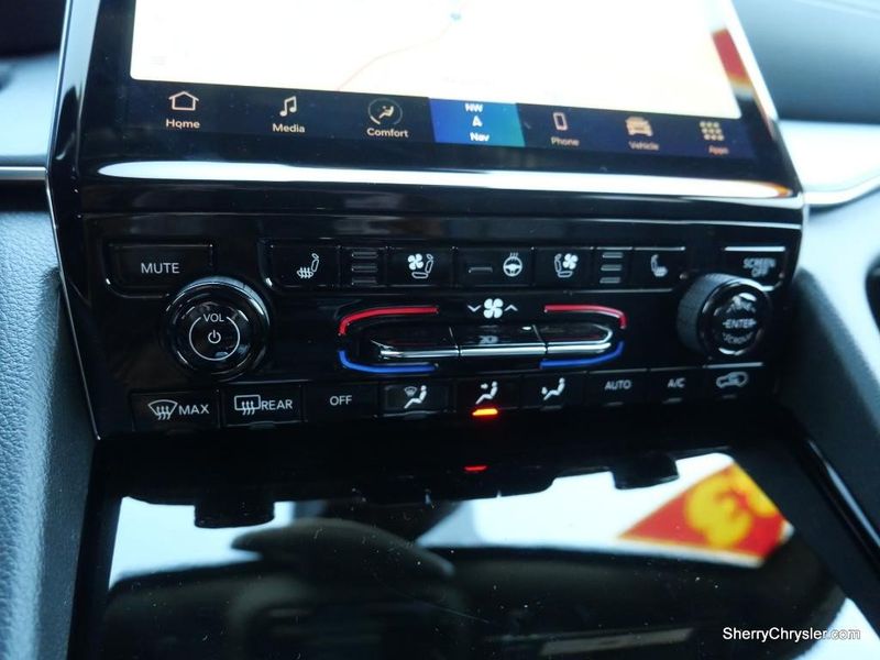 2023 Jeep Grand Cherokee L Overland 4x4Image 27