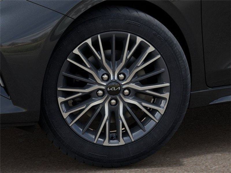 2024 Kia Forte GT-LineImage 9