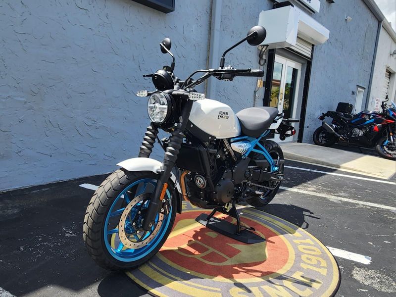 New 2026 Royal Enfield Guerrilla Image 3