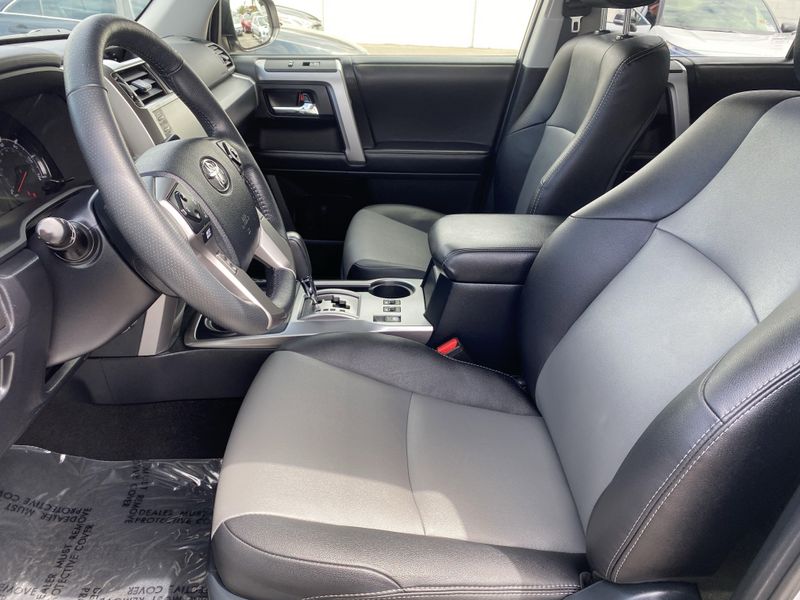 2022 Toyota 4Runner SR5 PremiumImage 18