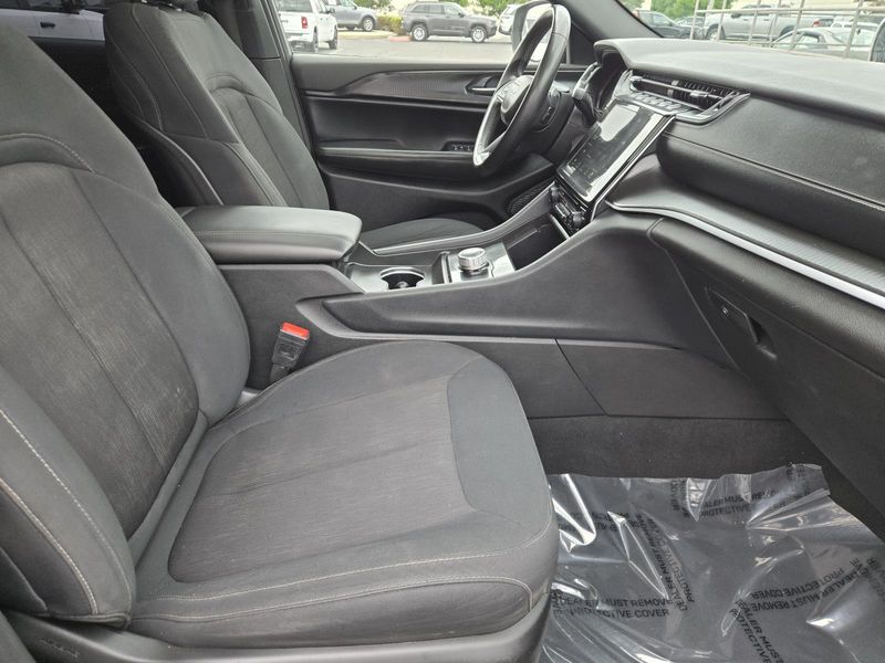 Used 2024 Jeep Grand Cherokee L Laredo X 4x2