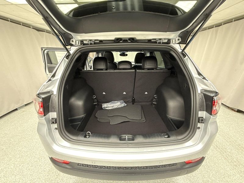 New 2025 Jeep Compass Limited 4x4Image 19