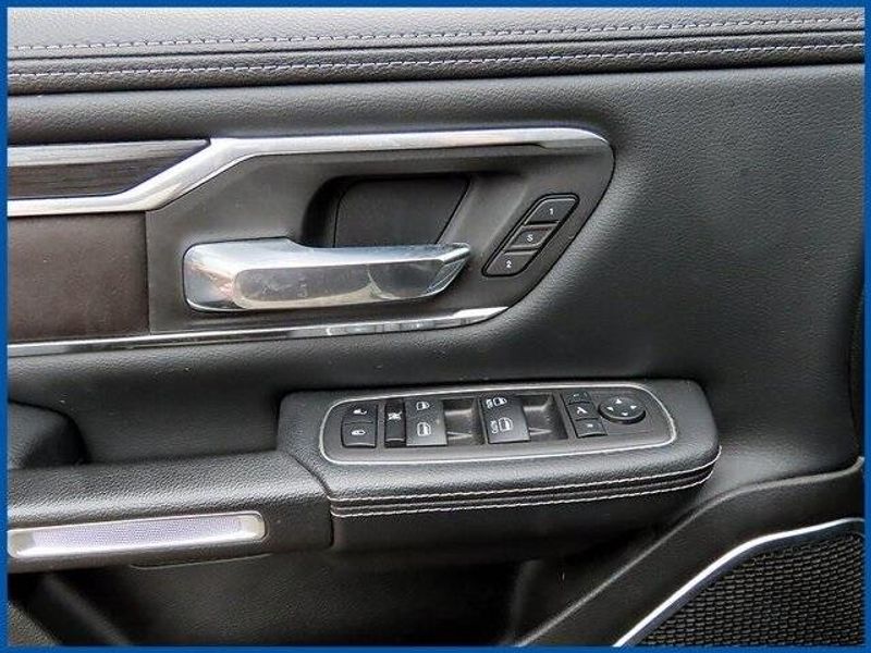 2023 RAM 1500 LaramieImage 12