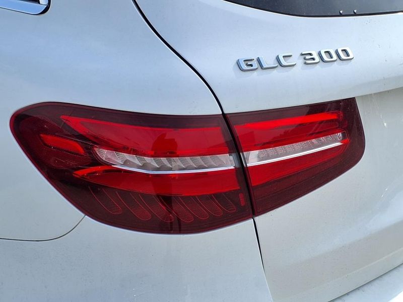 2018 Mercedes-Benz GLC 300 300Image 8