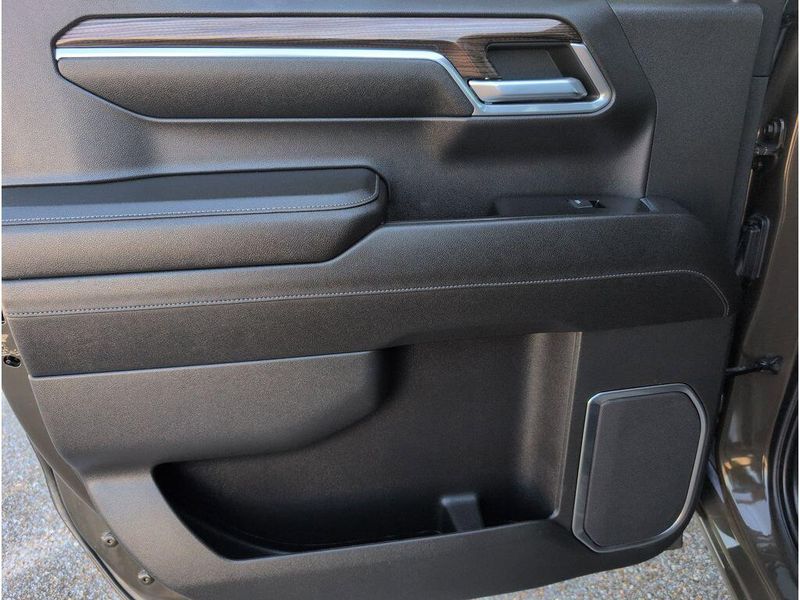 Used 2023 Chevrolet Silverado 1500 LTImage 32