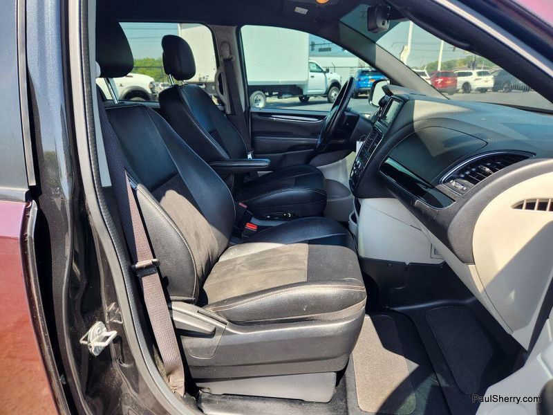 Used 2019 Dodge Grand Caravan SXTImage 49