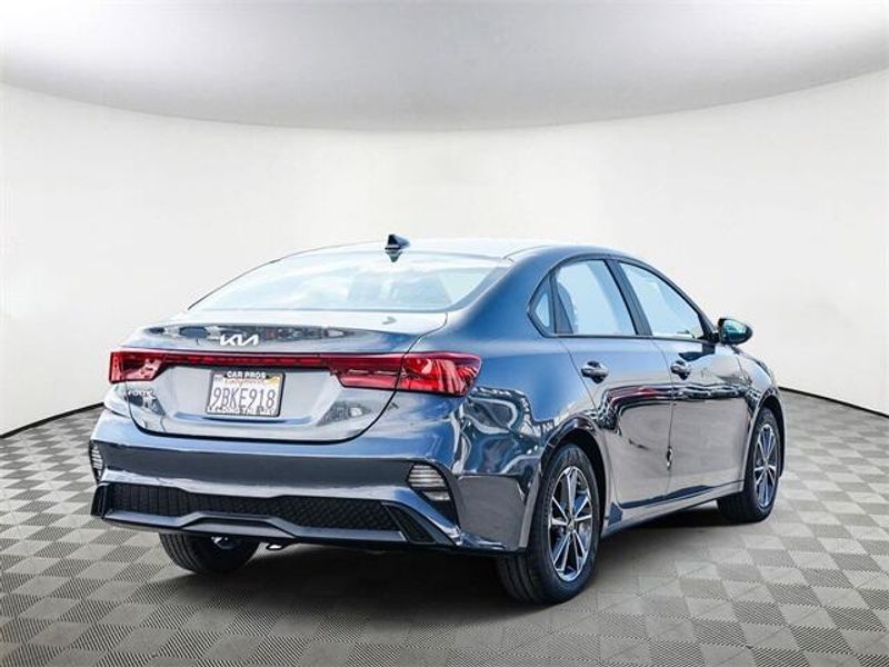 2022 Kia Forte LXSImage 8