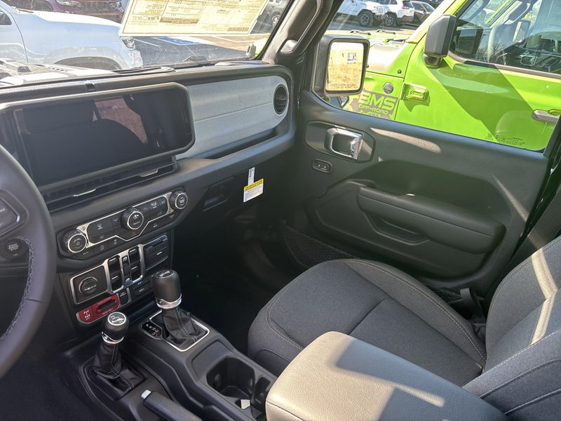 New 2026 Jeep Wrangler 4-door WillysImage 25