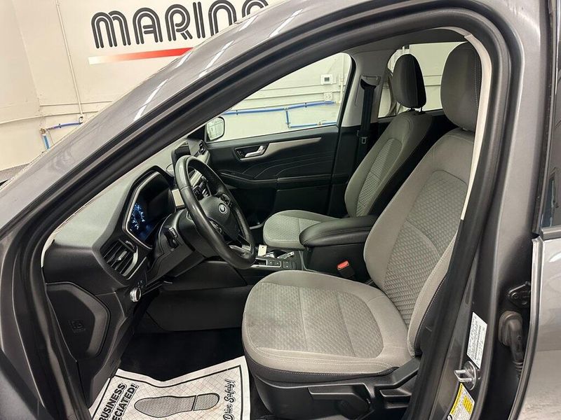2021 Ford Escape SEImage 19