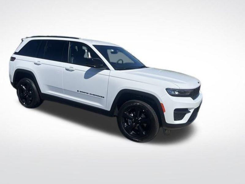 2025 Jeep Grand Cherokee Altitude 4x4