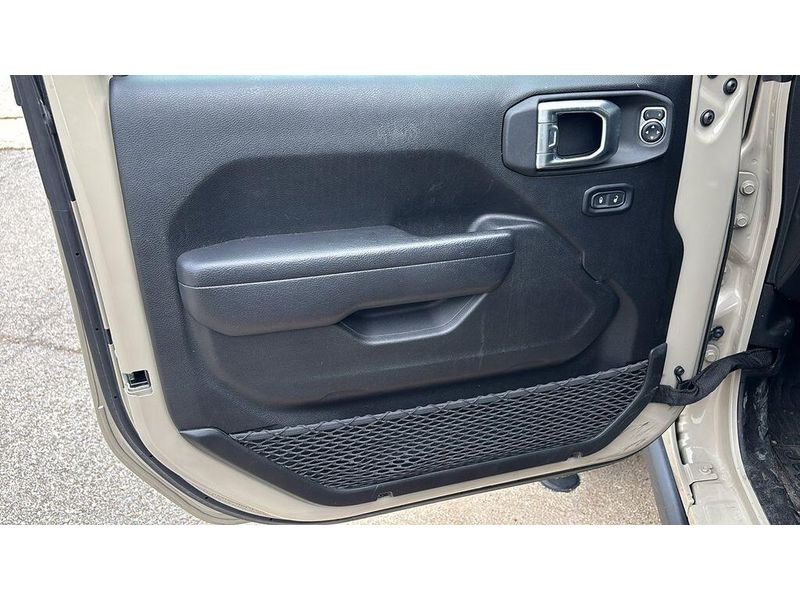 Used 2022 Jeep Wrangler Unlimited WillysImage 5
