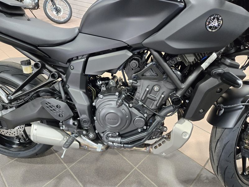 2025 Yamaha MT07 MATTE CHARCOAL BLACK Image 13