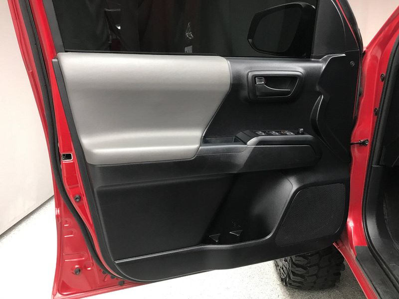 2020 Toyota Tacoma SRImage 3