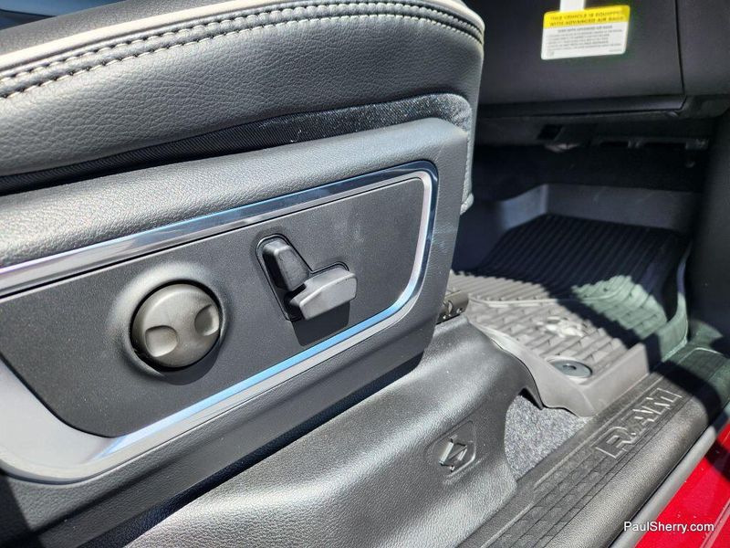 New 2026 RAM 1500 Laramie Crew Cab 4x4 5'7' Box