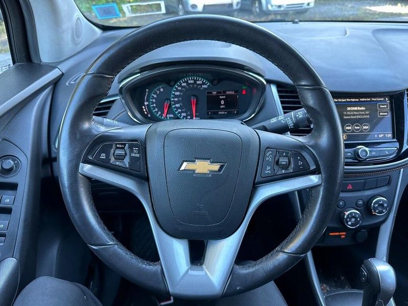 2019 Chevrolet Trax LTImage 2