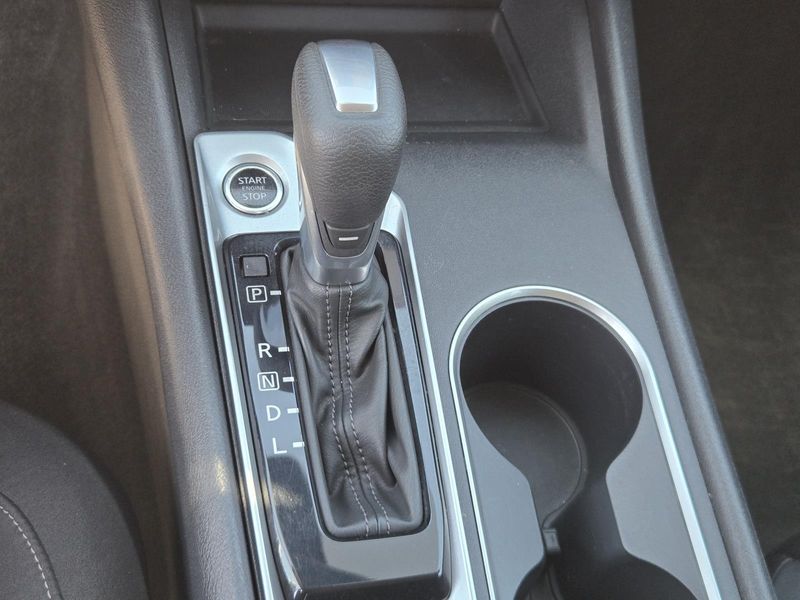 Used 2022 Nissan Altima 2.5 SV Sedan