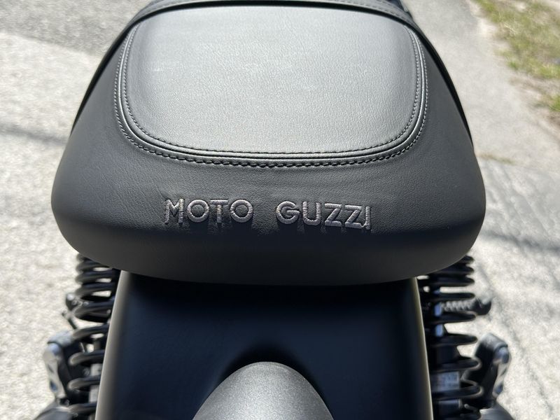 2024 Moto Guzzi V7 Stone Corsa