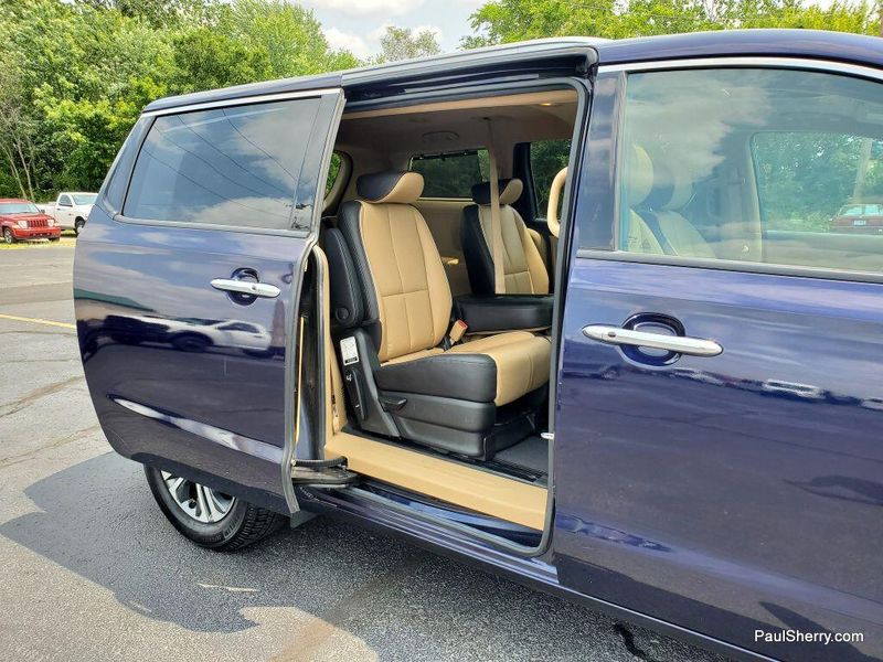 2021 Kia Sedona SXImage 27