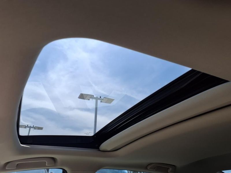 2019 Acura TLX 3.5L Advance PkgImage 10