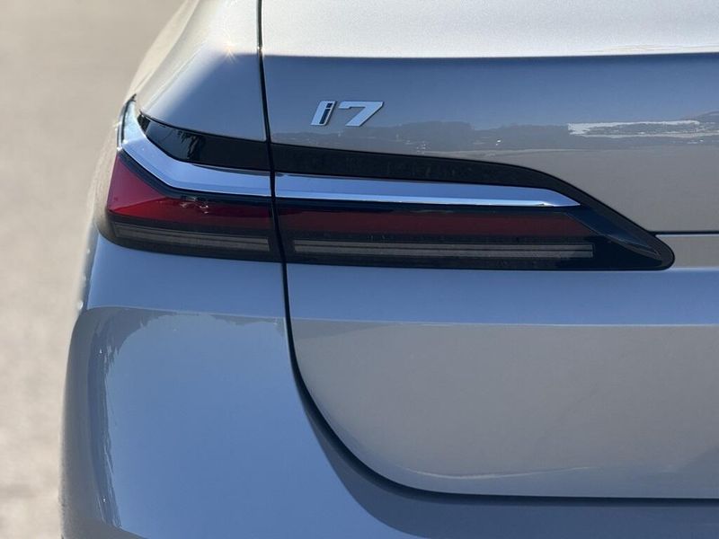 Used 2025 BMW i7 eDrive50Image 15
