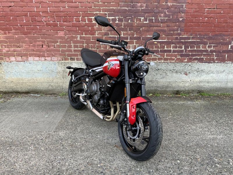 2025 Triumph TRIDENT 660