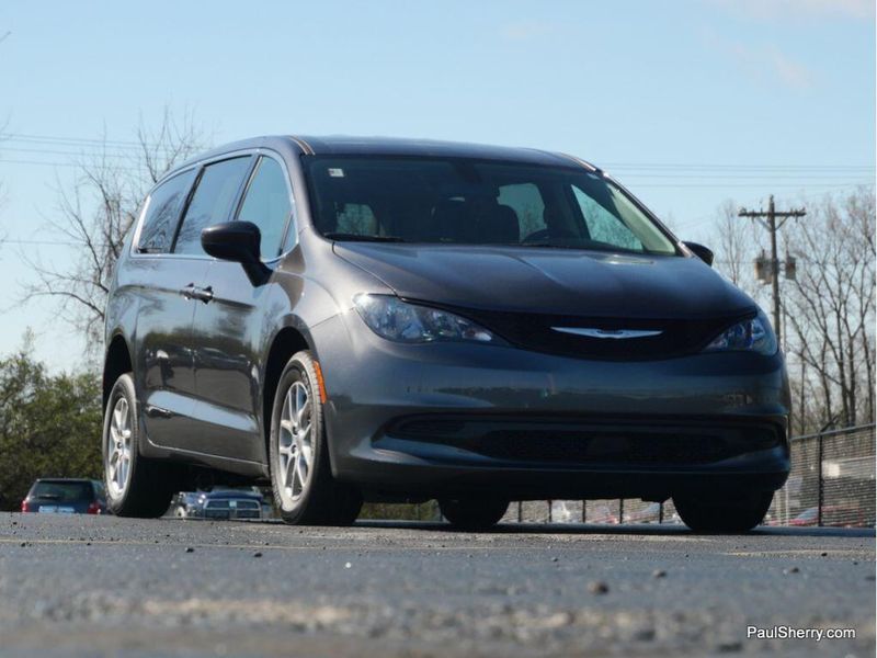 2022 Chrysler Voyager LXImage 22