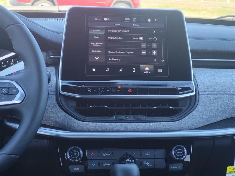 2025 Jeep Compass Latitude 4x4Image 27