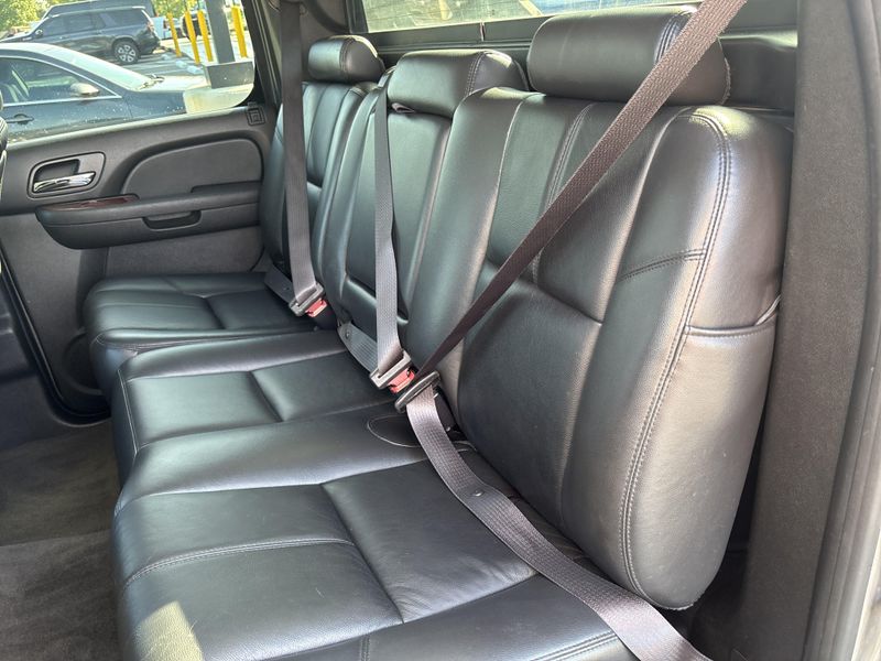 Used 2012 Chevrolet Avalanche 1500 LTImage 30