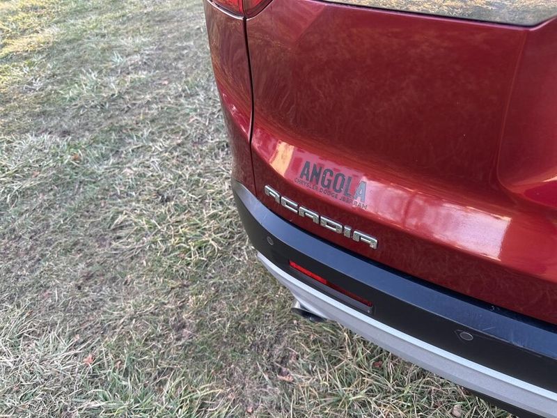 2017 Gmc Acadia SLT photo 4