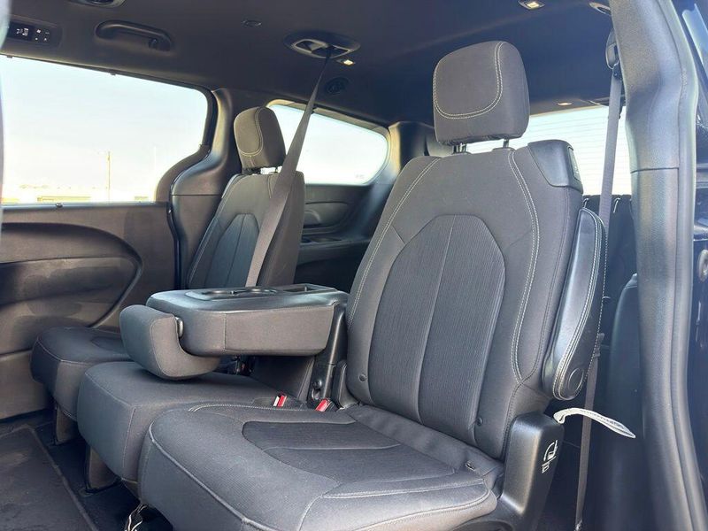 Used 2019 Chrysler Pacifica Touring PlusImage 16