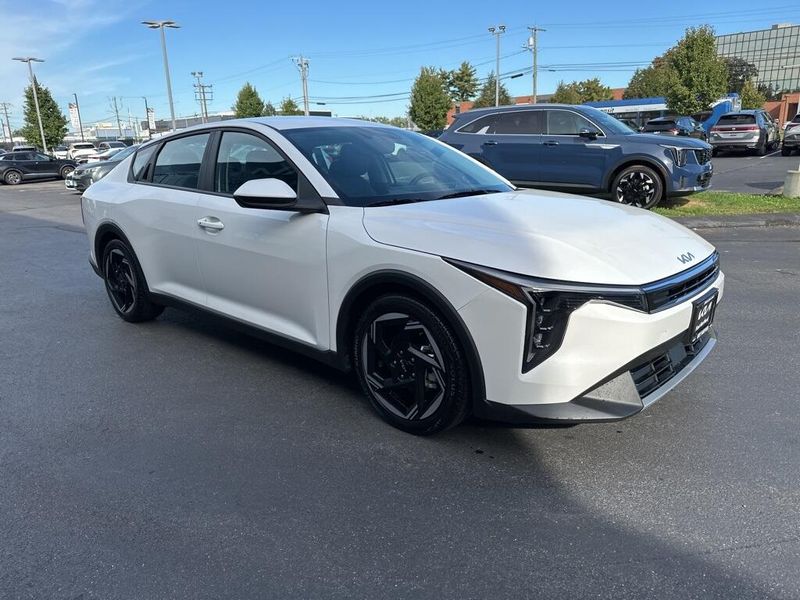 2025 Kia K4 EX photo 4