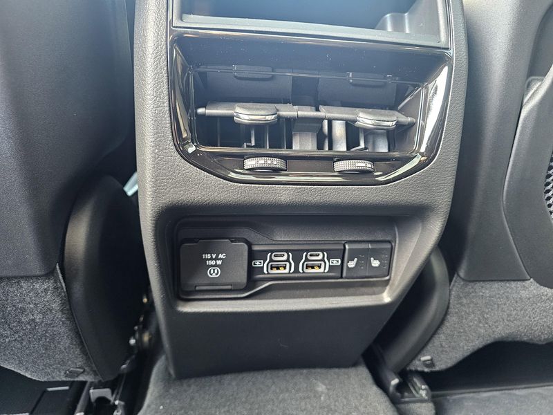 New 2025 Jeep Grand Cherokee Limited 4x4Image 13