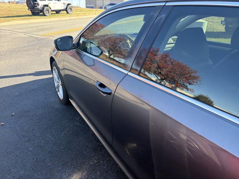 Used 2014 Volkswagen Passat TDI SE w/SunroofImage 10