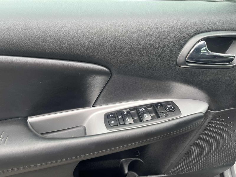 Used 2019 Dodge Journey Image 12