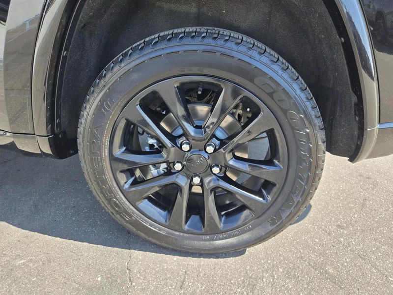 Used 2021 Jeep Grand Cherokee Laredo X 4x4