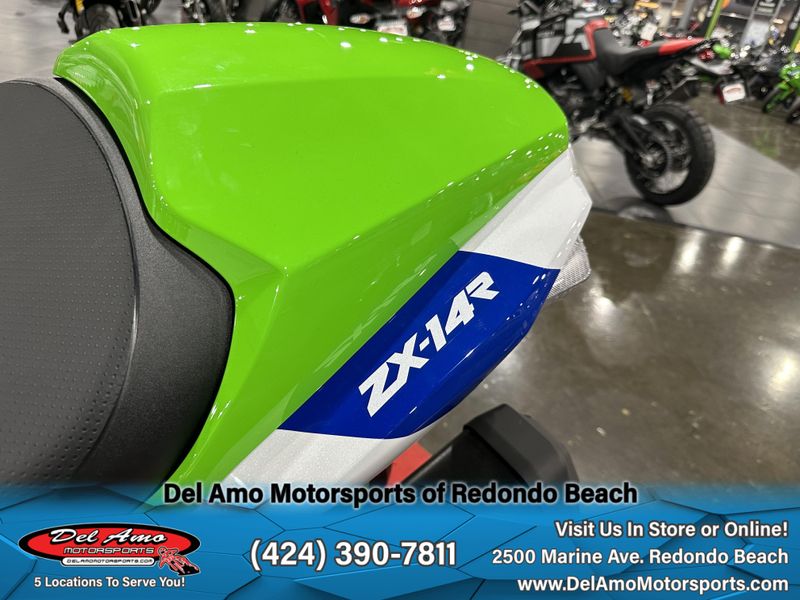 2024 Kawasaki ZX1400JRFNL-GN1  in a LIME GREEN/PEARL CRYSTAL WHITE/BLUE exterior color. Del Amo Motorsports of Redondo Beach (424) 304-1660 delamomotorsports.com 