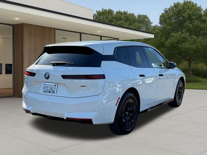 Used 2026 BMW iX xDrive60Image 8