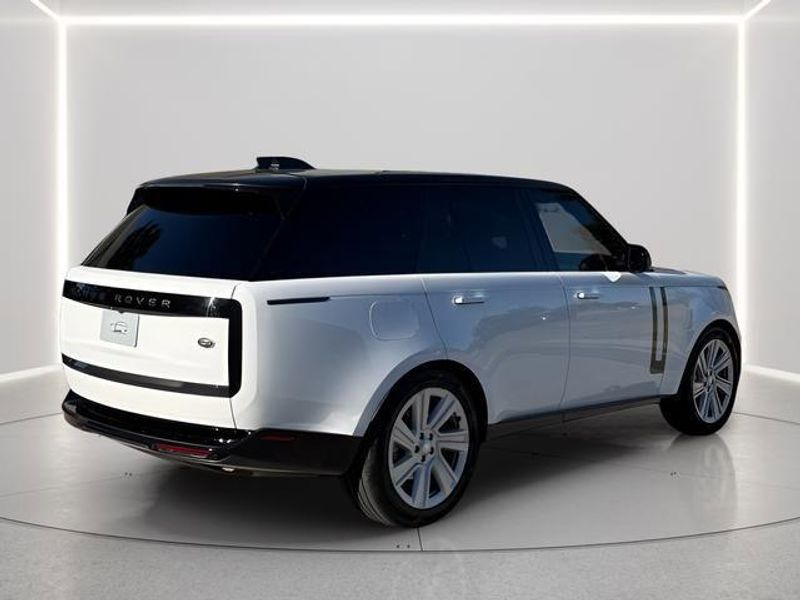 Used 2023 Land Rover Range Rover SE