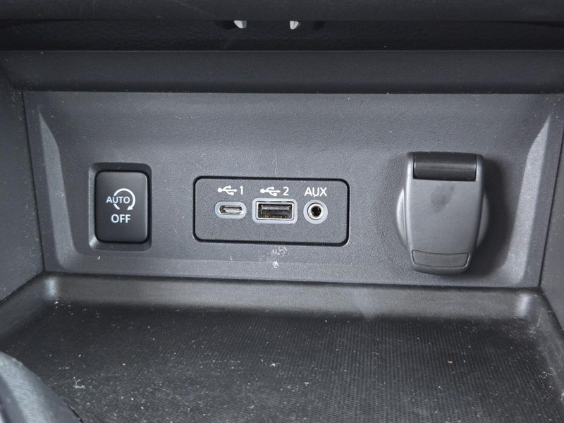 Used 2025 Nissan Sentra SR CVT